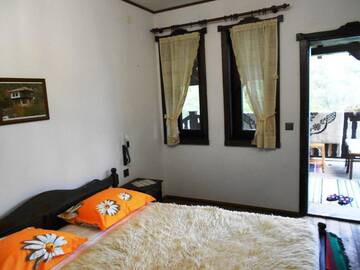 Фото номера Двухместный номер с 1 кроватью Загородные дома Milkovata Guest House г. Koshov 9