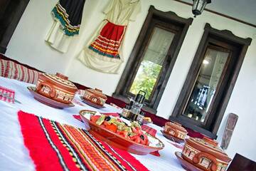 Фото номера Дом с 3 спальнями Загородные дома Milkovata Guest House г. Koshov 5