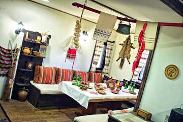 Фото номера Дом с 3 спальнями Загородные дома Milkovata Guest House г. Koshov 10