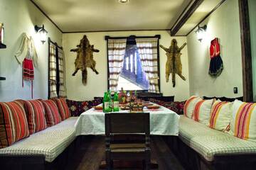 Фото номера Дом с 3 спальнями Загородные дома Milkovata Guest House г. Koshov 4